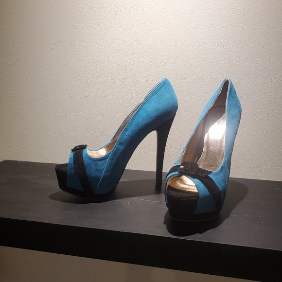 Belted platform heels - Picture 2 of 2